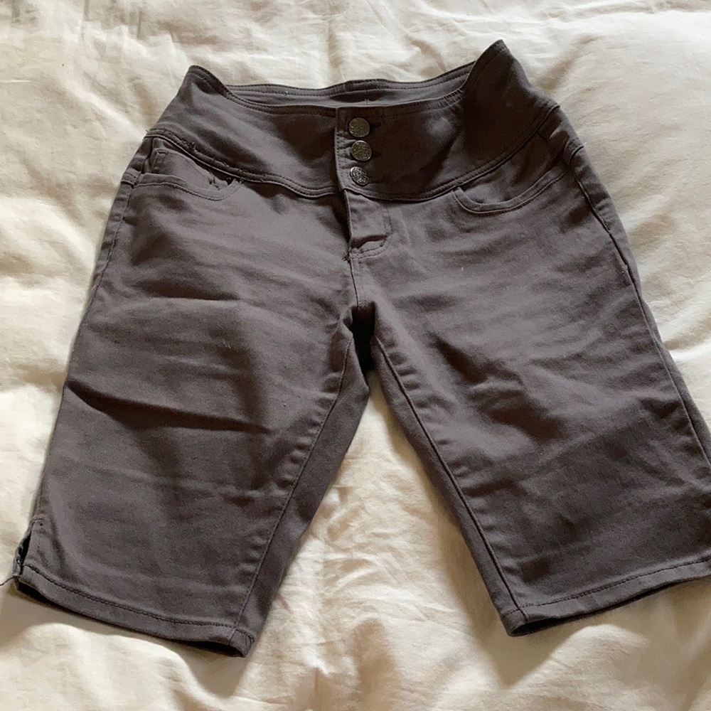 🏃🏻‍♀️Stretchy Grey Bermuda Shorts🩳